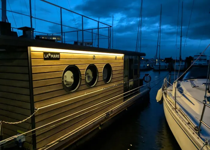 Hausboot Fjord Stella - Solarboot Mit Biosauna In
