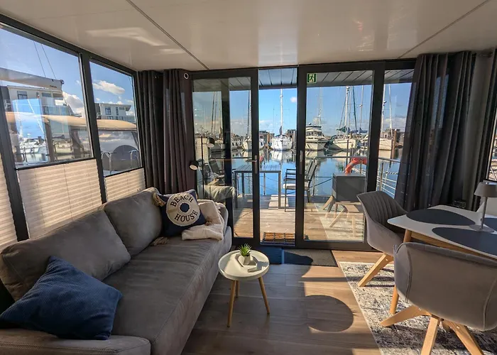 Botel Hausboot Fjord Stella - Solarboot Mit Biosauna In